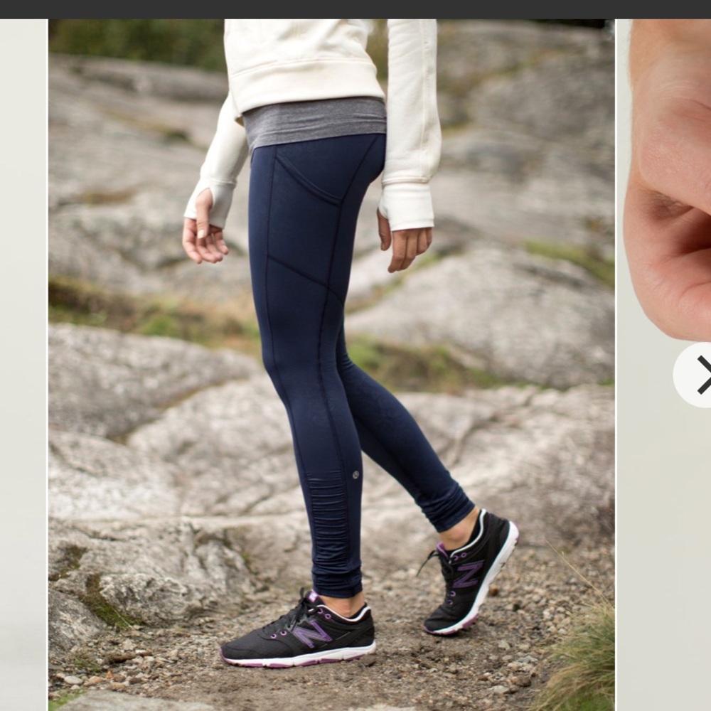 Lululemon Speed Tight *Luxtreme
Paisley Emboss Inkwell / Inkwell size 4/6